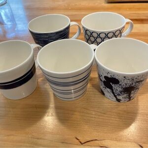 Royal Doulton Elegant Blue and White Ceramic Mug Set